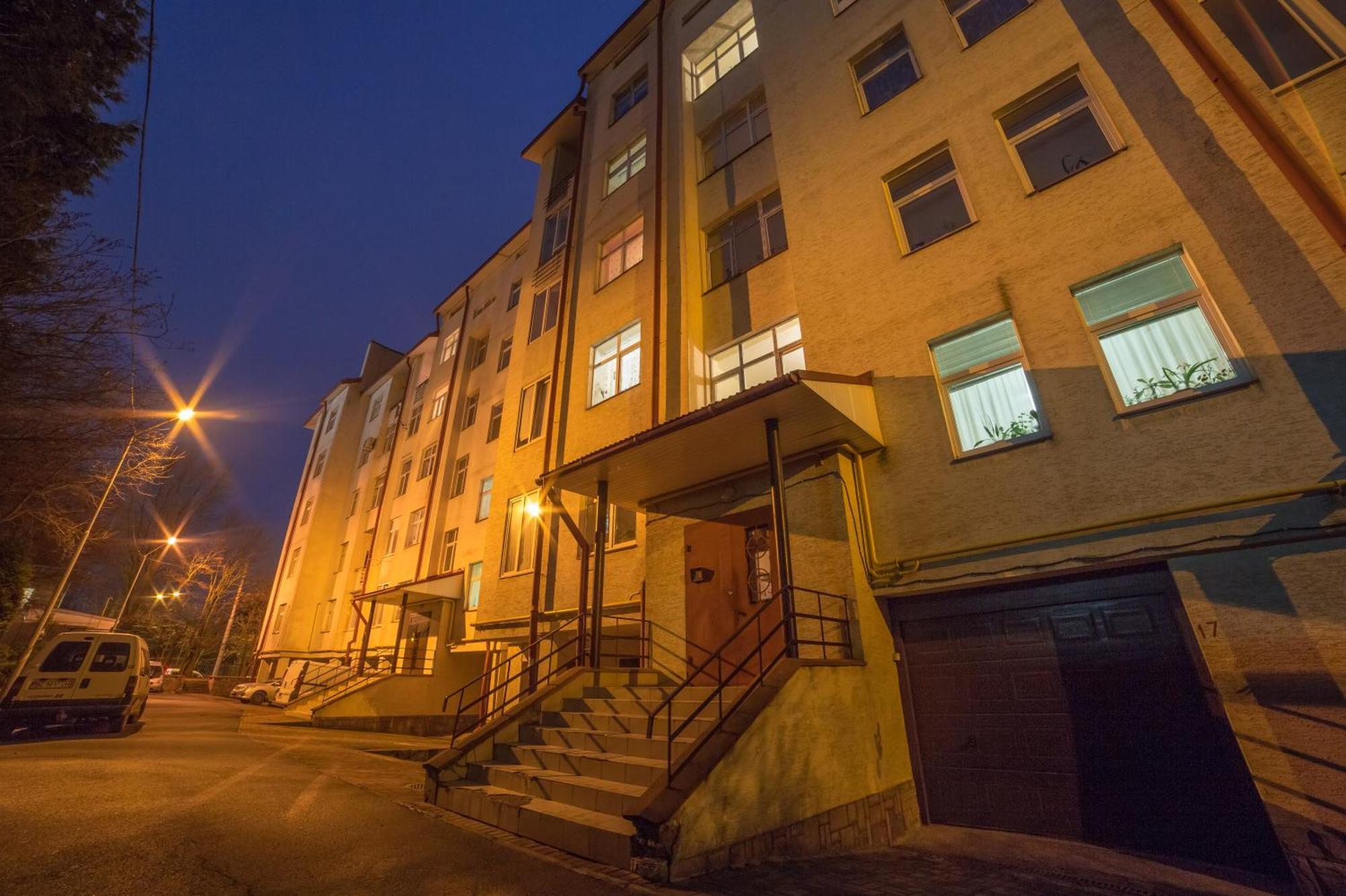 Modern Apartment On Mechnikova Street 18 Lviv Ngoại thất bức ảnh