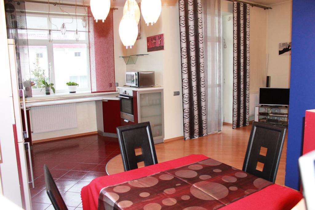 Modern Apartment On Mechnikova Street 18 Lviv Ngoại thất bức ảnh